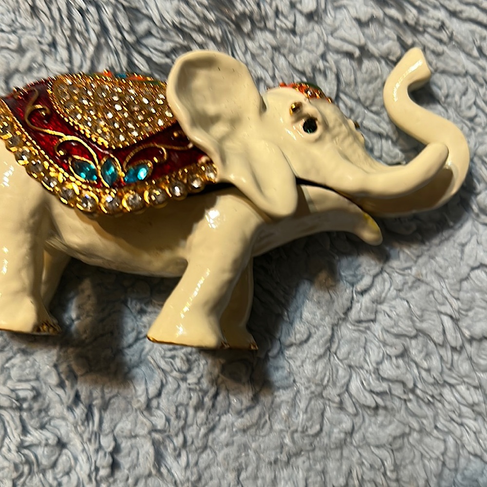 Jewelry box
